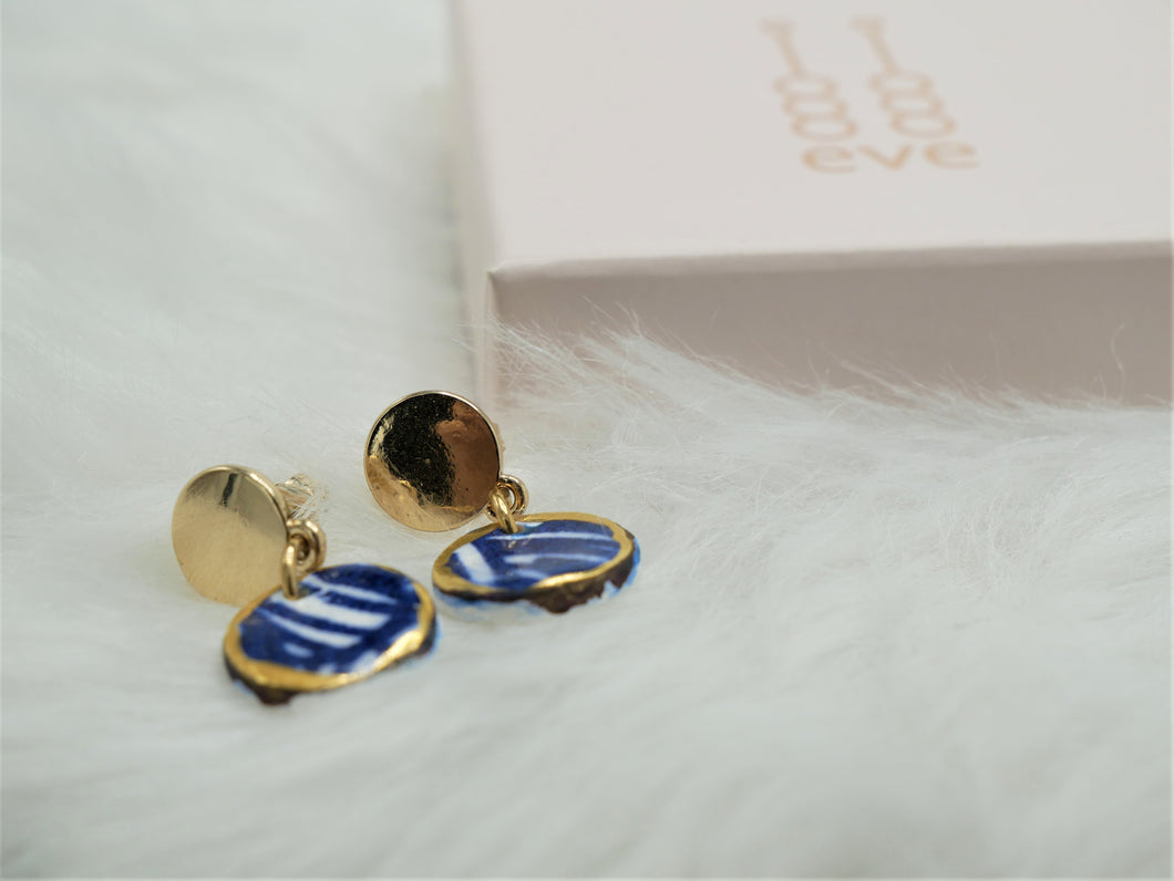 blue stripes