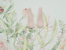 Afbeelding in Gallery-weergave laden, mat roze oorbel
