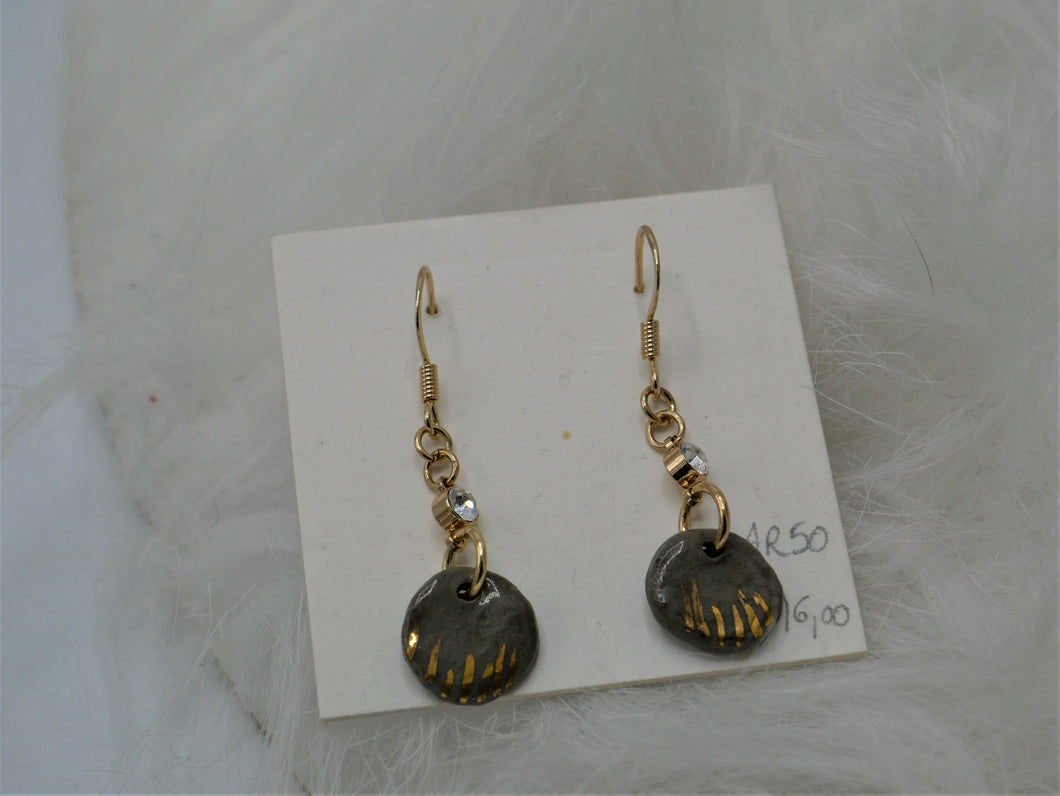 oorbel taupe classic twist